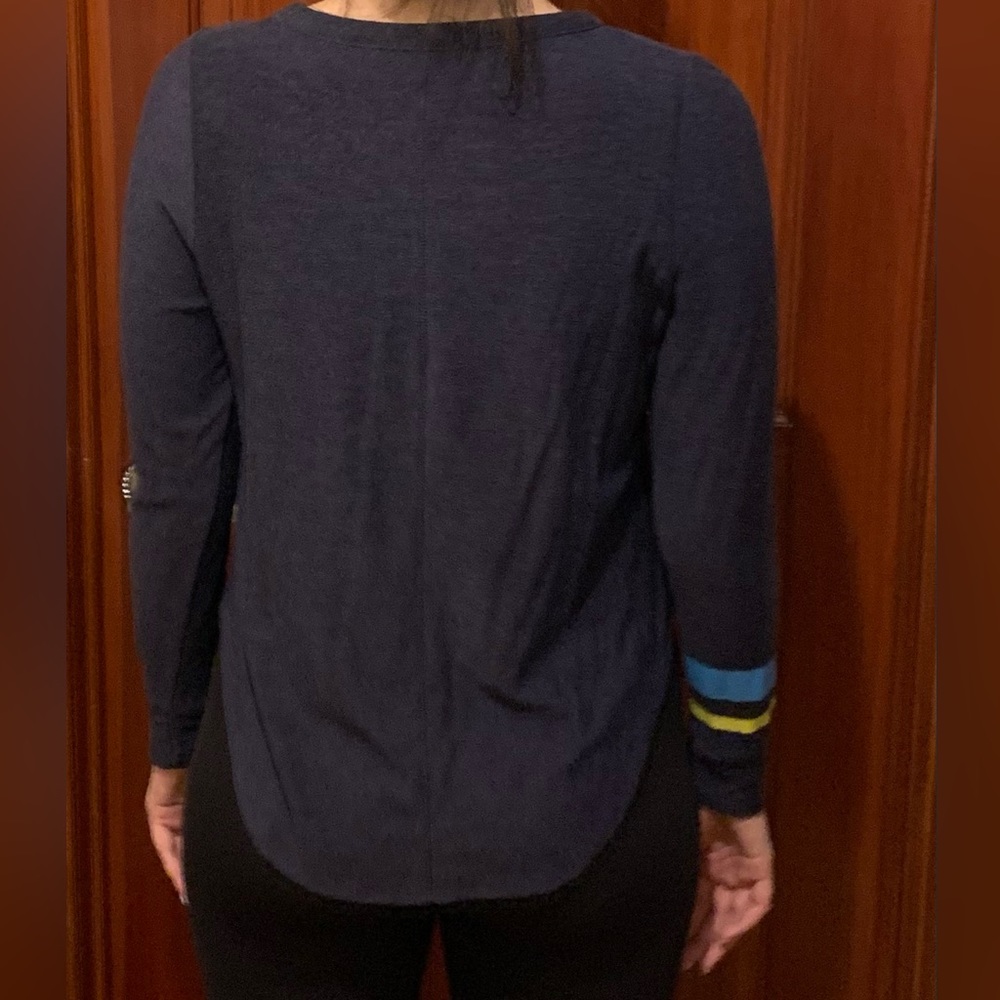 Chaser Weekends Sweatshirt Size S - Picture 3 of 4